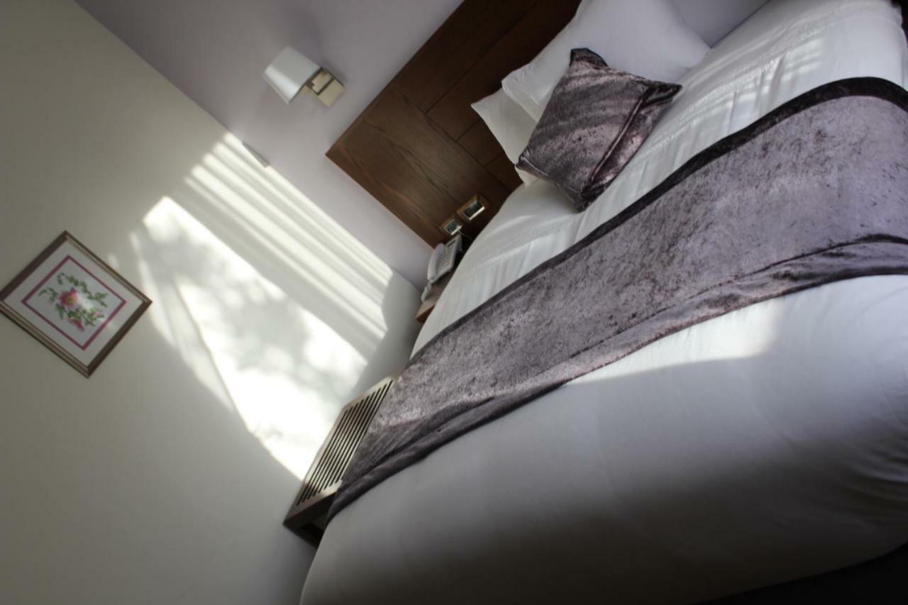 Lavender Boutique Hotel รามัลเลาะห์ ภายนอก รูปภาพ