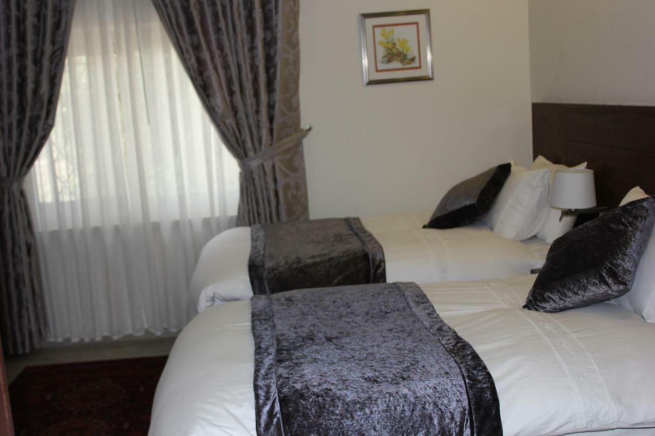 Lavender Boutique Hotel รามัลเลาะห์ ภายนอก รูปภาพ